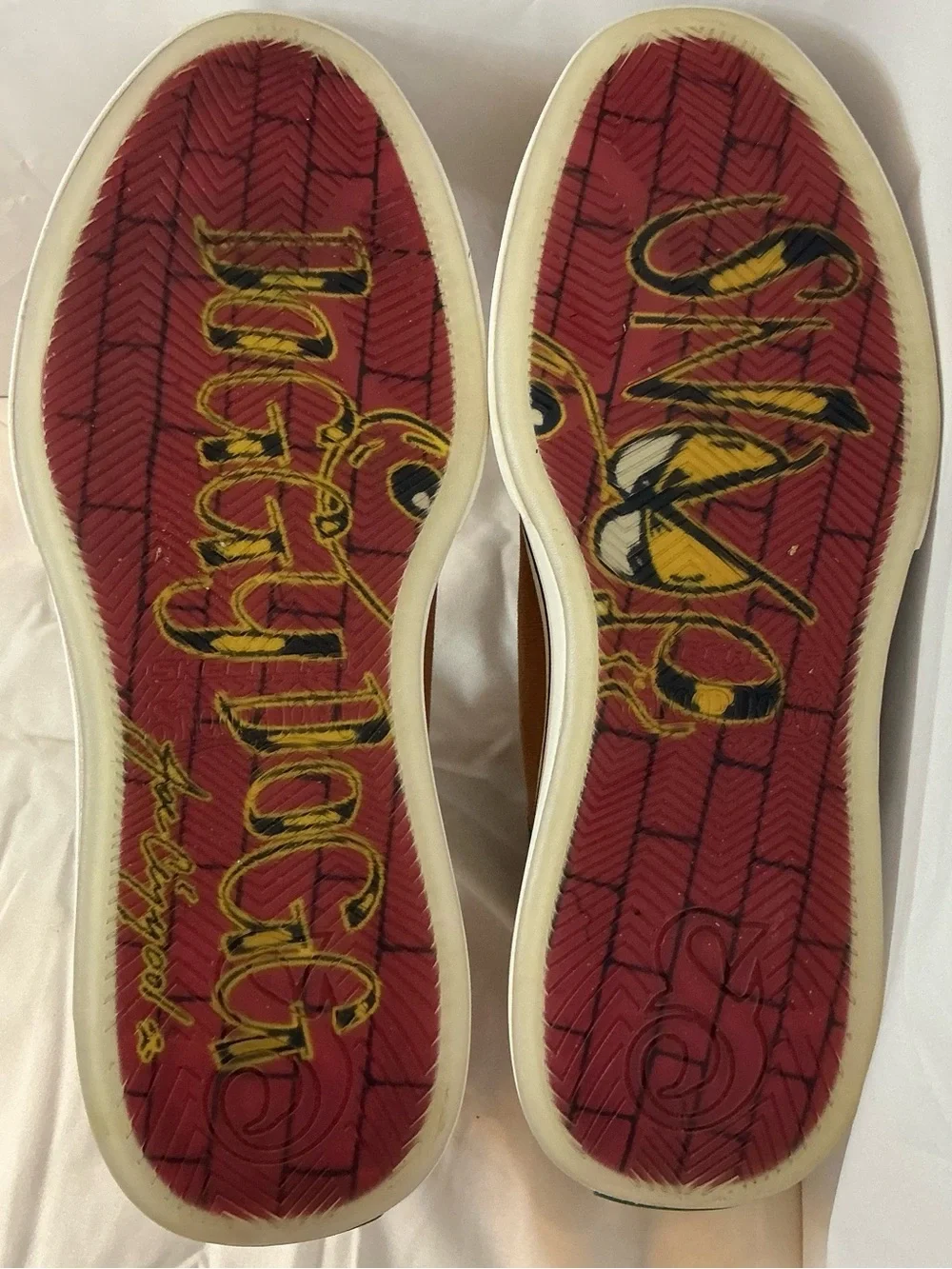 Skechers statement snoop
